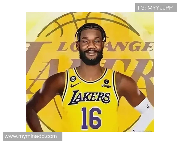 秀进攻技巧 艾顿强势突破禁区顶级勾手轻松得分 秀进攻技巧 艾顿强势突破禁区顶级勾手轻松得分